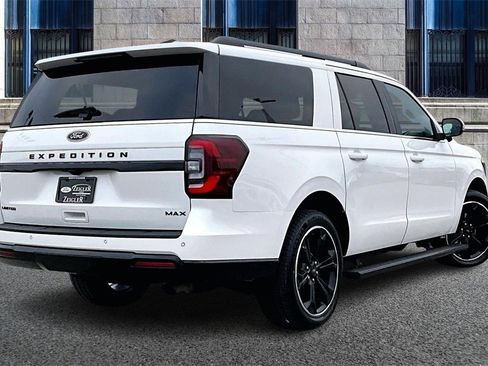 Used 2022 Ford Expedition Max Limited image 11