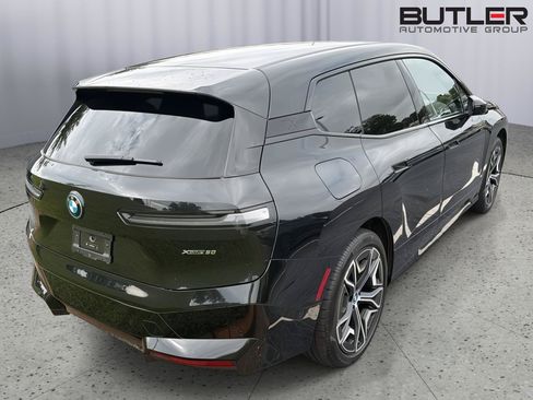 Used 2025 BMW iX xDrive50 w/ Premium Package AWD/4WD image 8