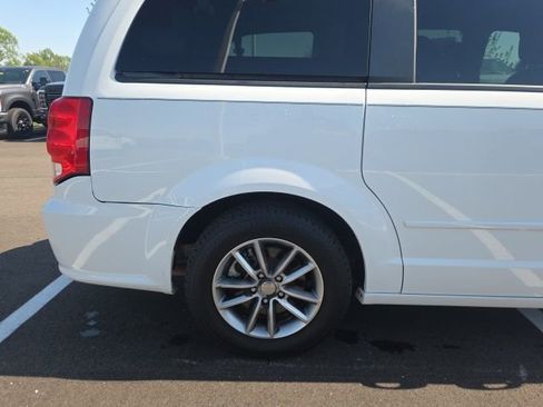 Used 2016 Dodge Grand Caravan SE FWD image 7