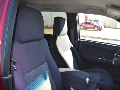 Used 2011 Chevrolet Colorado LT image 26