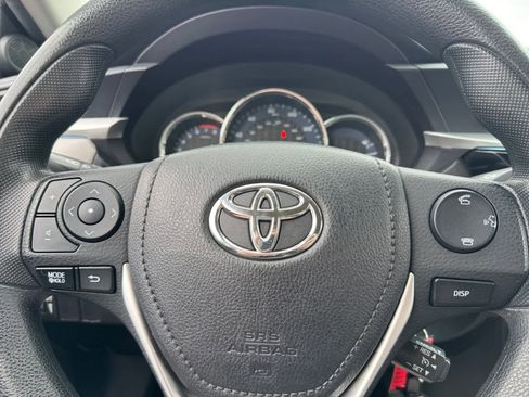Used 2015 Toyota Corolla LE FWD image 16