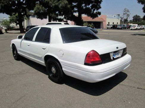 Used 2009 Ford Crown Victoria Police Interceptor image 4