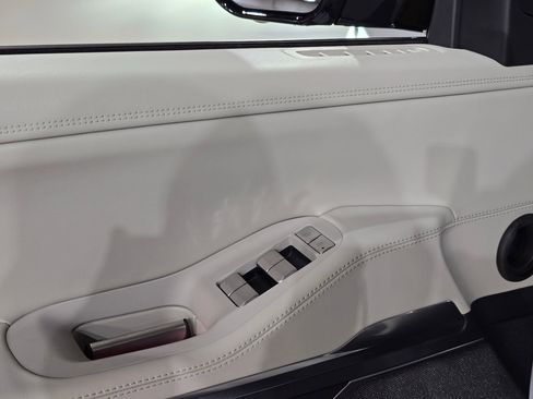 New 2025 Lincoln Navigator Reserve image 21