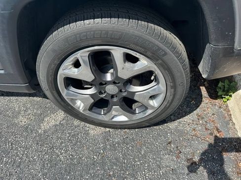 Used 2018 Jeep Compass Limited AWD/4WD image 7