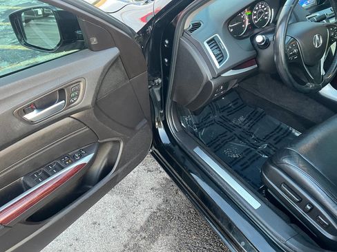 Used 2017 Acura TLX w/ Technology Package image 17