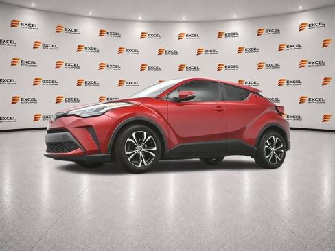 Used 2020 Toyota C-HR LE FWD image 34
