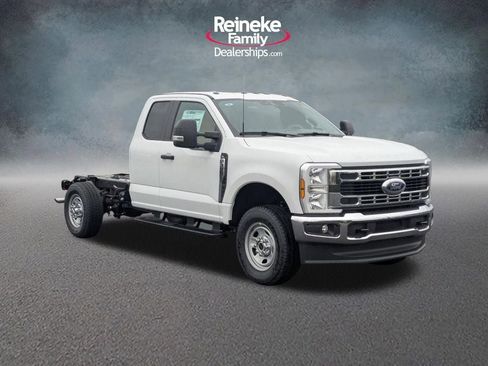 New 2026 Ford F350 XL image 3