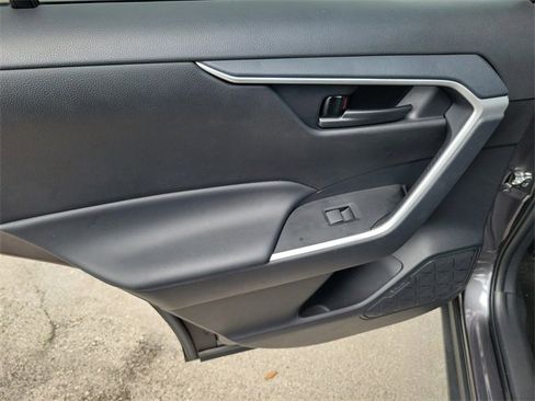 Used 2024 Toyota RAV4 LE image 9