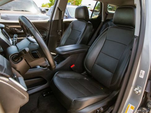 Used 2024 GMC Terrain SLT AWD/4WD image 13