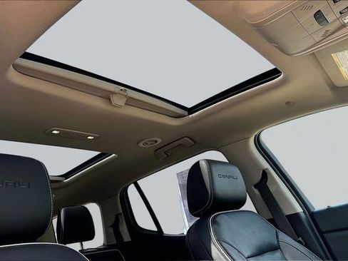 Used 2018 GMC Acadia Denali FWD image 28