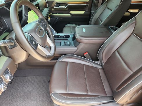 Used 2025 GMC Sierra 2500 Denali AWD/4WD image 10