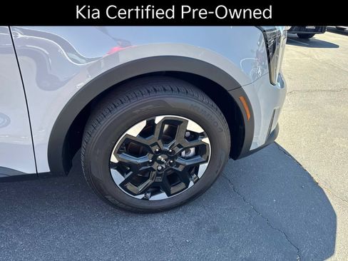 Certified 2025 Kia Sorento S FWD image 22