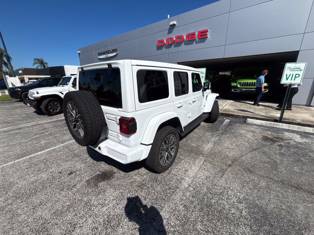 Used 2024 Jeep Wrangler High Altitude AWD/4WD image 11