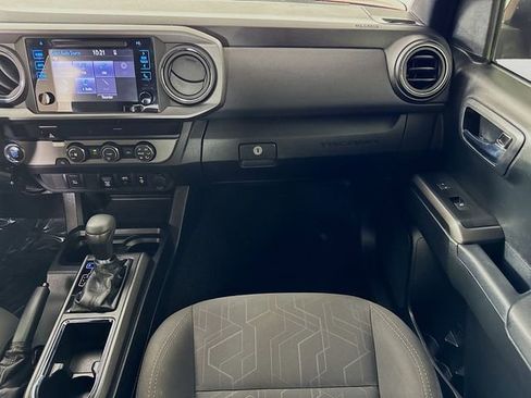 Used 2019 Toyota Tacoma TRD Sport RWD image 37