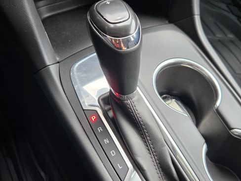 Used 2019 Chevrolet Equinox LT FWD image 10