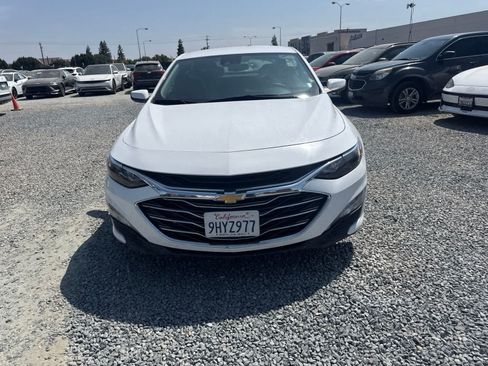 Used 2024 Chevrolet Malibu LT FWD image 2