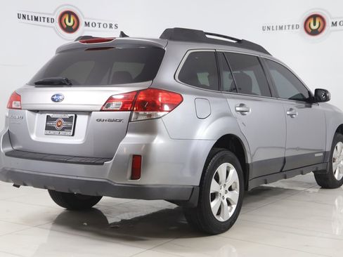 Used 2011 Subaru Outback 2.5i Limited w/ PWR Moonroof Pkg image 3