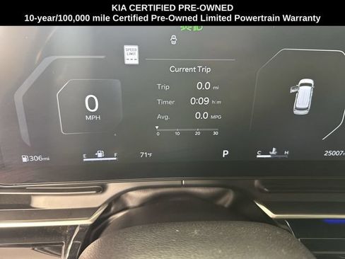 Certified 2025 Kia Carnival SX Prestige FWD image 15