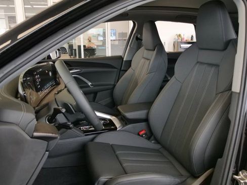 New 2025 Audi Q5 Prestige image 10