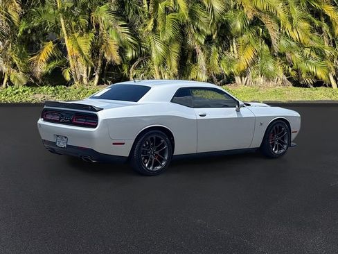 Used 2022 Dodge Challenger R/T Scat Pack RWD image 5