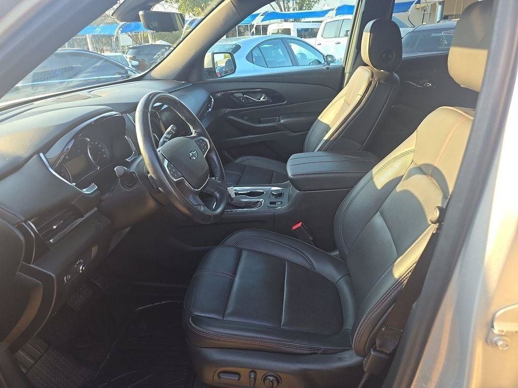Used 2022 Chevrolet Traverse RS FWD image 11