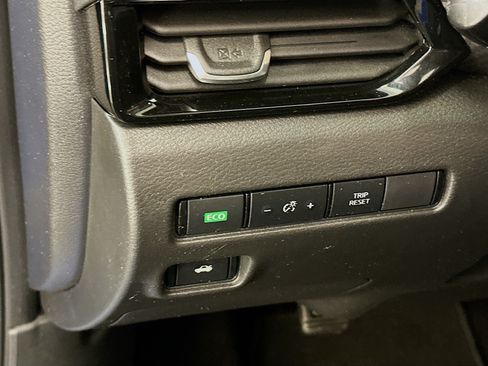 Used 2023 Nissan Sentra SV w/ All-Weather Package FWD image 17