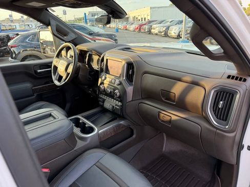 Used 2020 GMC Sierra 2500 Denali w/ Denali Ultimate Package AWD/4WD image 8