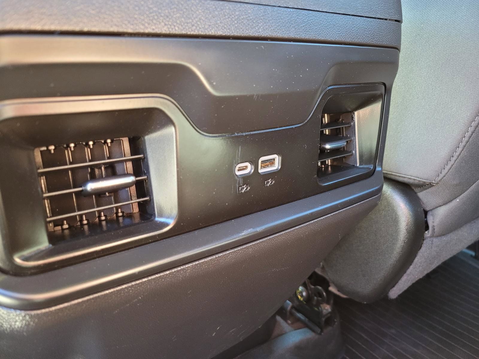 Used 2022 Chevrolet Silverado 1500 LT AWD/4WD image 14