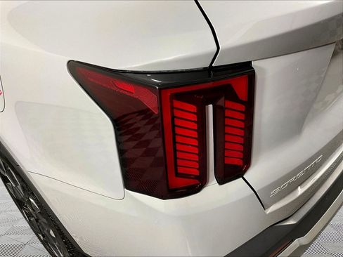 Used 2025 Kia Sorento SX FWD image 23