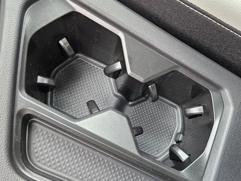 New 2026 Volkswagen Taos SE FWD image 21