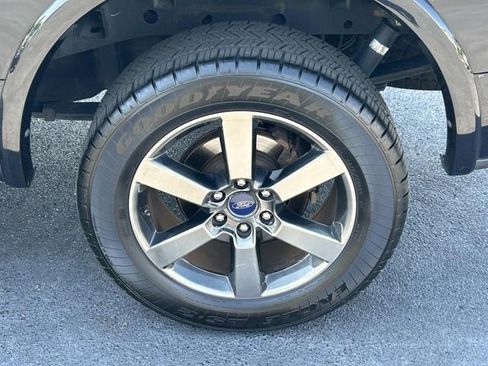 Used 2017 Ford F150 XLT w/ Equipment Group 302A Luxury AWD/4WD image 14