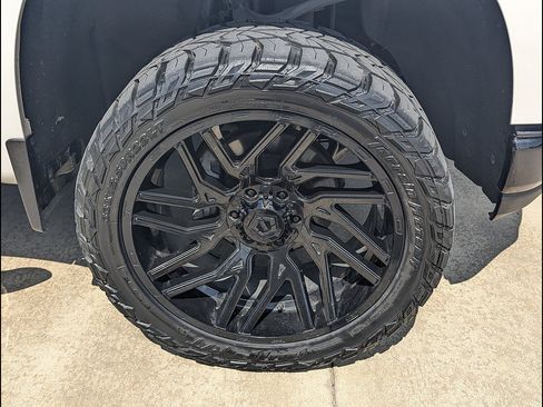 Used 2020 Chevrolet Silverado 1500 LT Trail Boss AWD/4WD image 19