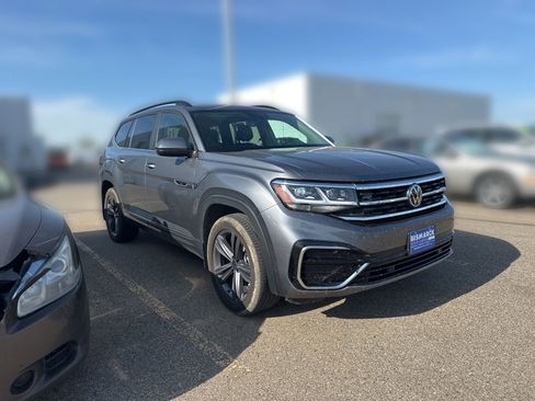 Used 2021 Volkswagen Atlas SE AWD/4WD image 2