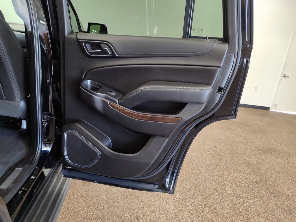 Used 2019 Chevrolet Tahoe LT w/ Luxury Package AWD/4WD image 20