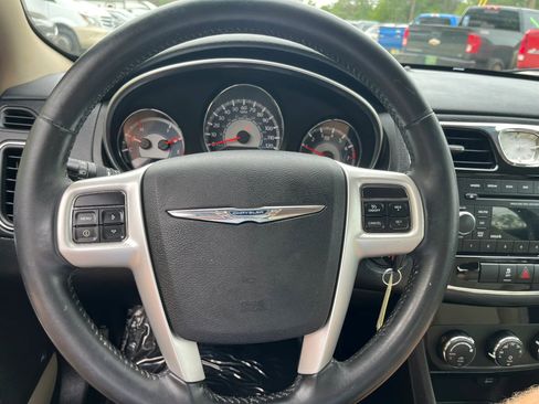 Used 2013 Chrysler 200 Touring FWD image 15