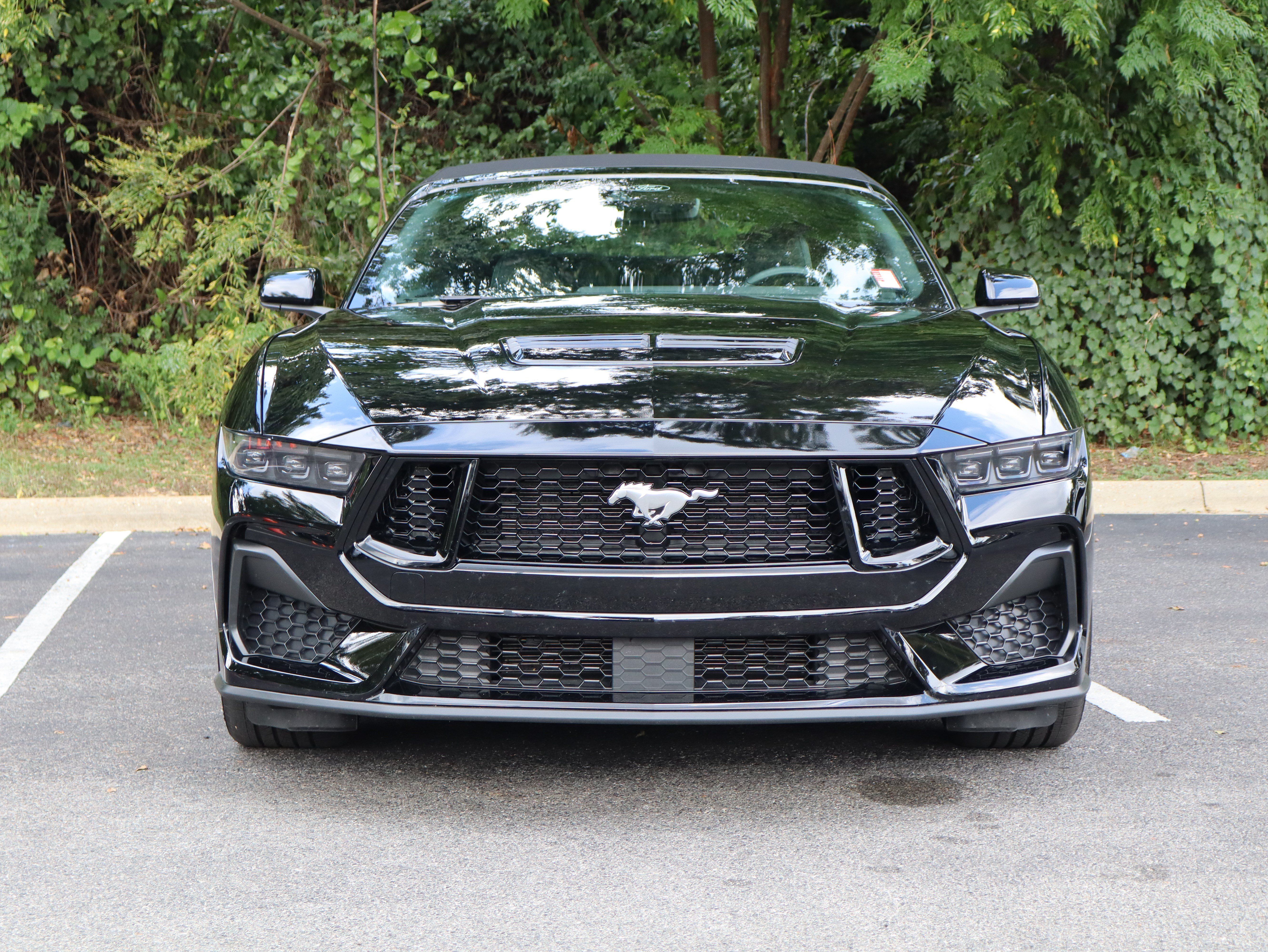 Used 2025 Ford Mustang GT Premium RWD image 3