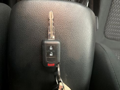 Used 2023 Mitsubishi Eclipse Cross LE image 10