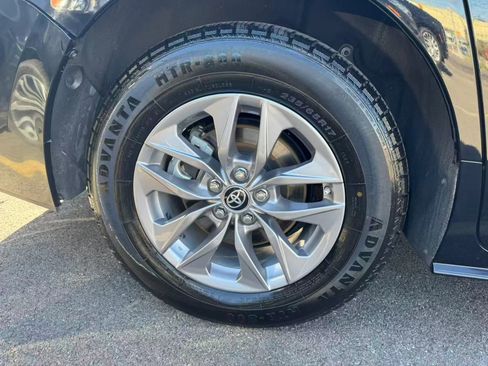 Used 2024 Toyota Sienna LE image 30