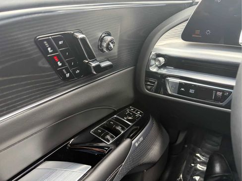 Used 2025 Cadillac Lyriq Luxury w/ LPO, Floor Liner Package AWD/4WD image 12