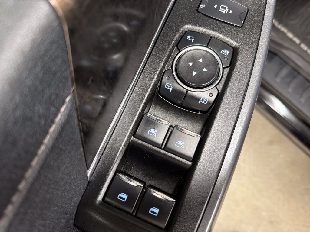 Used 2024 Ford F250 Lariat w/ Lariat Ultimate Package AWD/4WD image 17