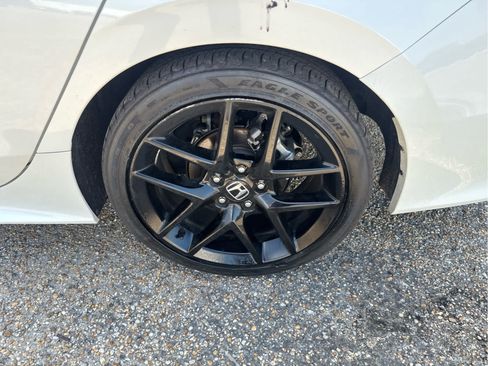 Used 2025 Honda Civic Sport image 17