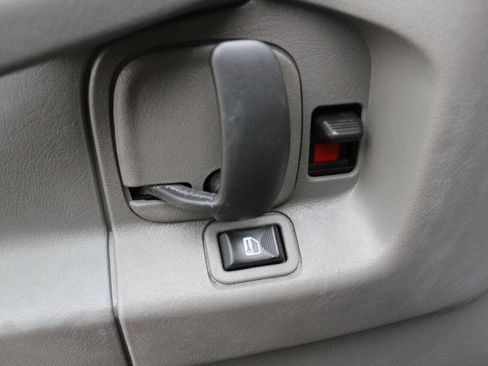 Used 2014 Chevrolet Express 2500 RWD image 13