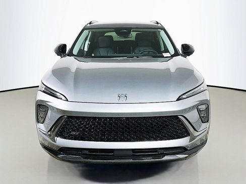 Used 2025 Buick Envision Sport Touring image 2