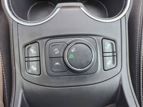 Used 2024 GMC Terrain SLT FWD image 6
