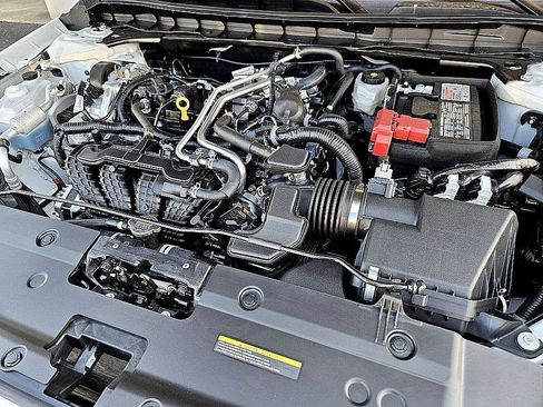 New 2025 Nissan Altima 2.5 SR image 18