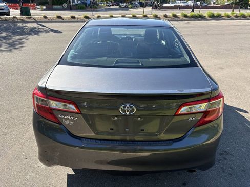 Used 2014 Toyota Camry SE FWD image 16