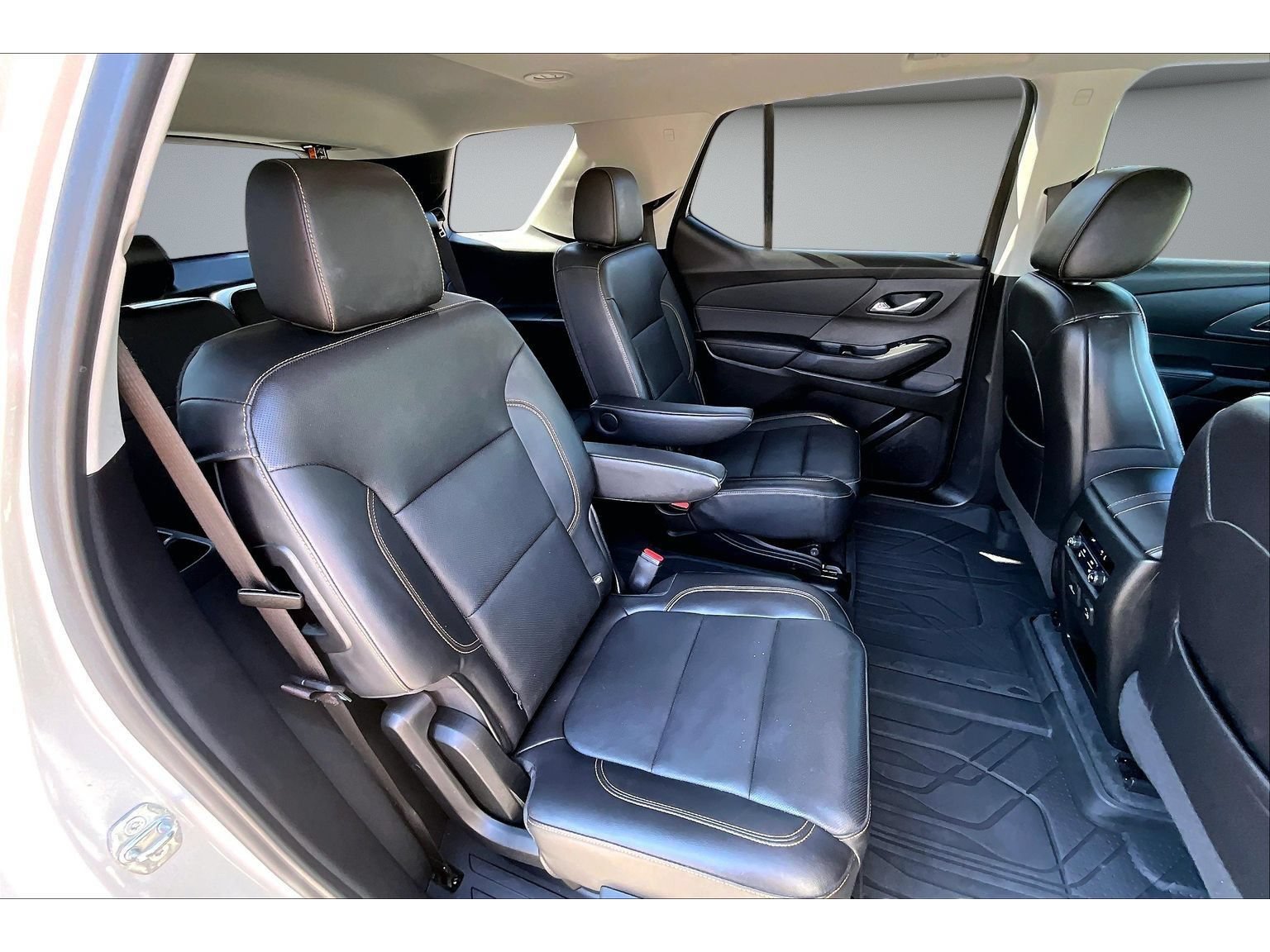 Used 2021 Chevrolet Traverse Premier AWD/4WD image 42