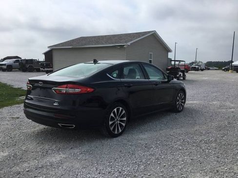 Used 2019 Ford Fusion SE AWD/4WD image 3