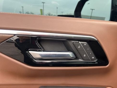 Certified 2025 Chevrolet Tahoe High Country image 12