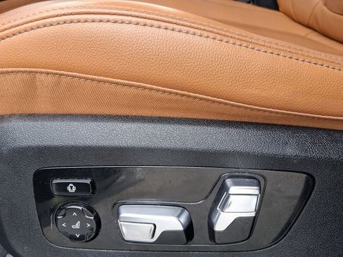 Used 2019 BMW X7 xDrive40i w/ Premium Package image 12